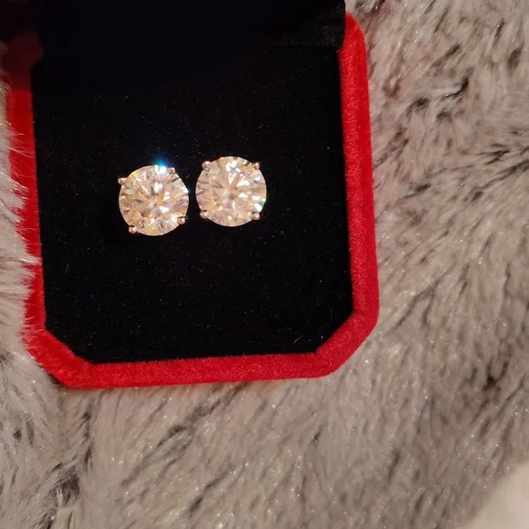 Elegant Silver And Moissanite Earrings - Picture 2 of 2